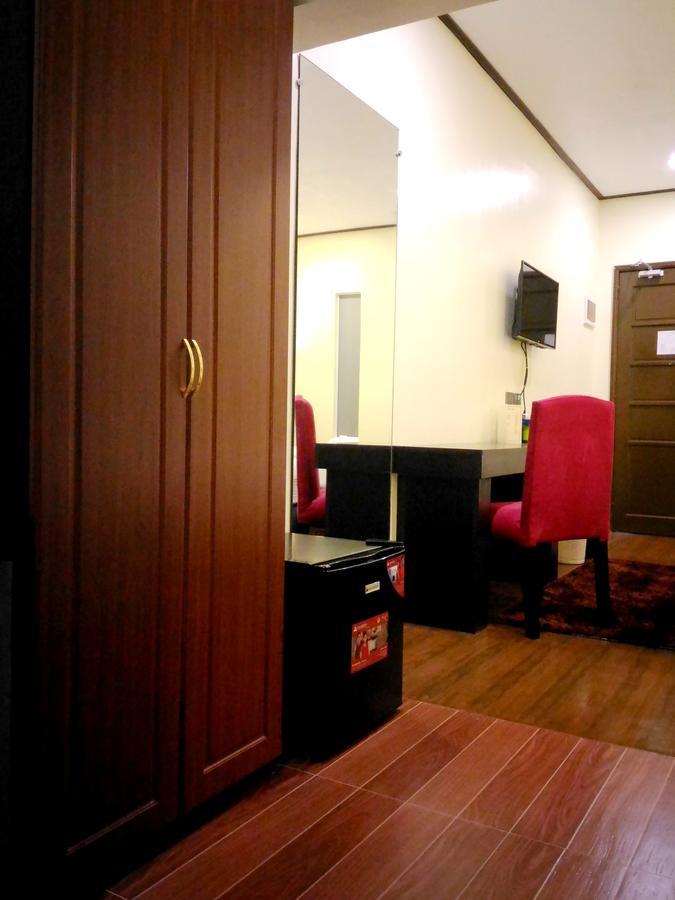 The Ambassador Hotel Tacloban Kültér fotó
